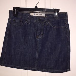Gap mini skirt